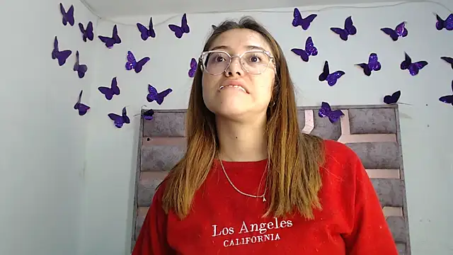 Snapshot of Anny_Fox- chatting on 12/03/25, 03:18 Anny Fox- online show from 12/03/25, 03:18