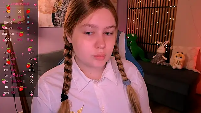 Snapshot of Ellie_Wellie chatting on 09/19/25, 08:13 Ellie Wellie online show from 09/19/25, 08:13