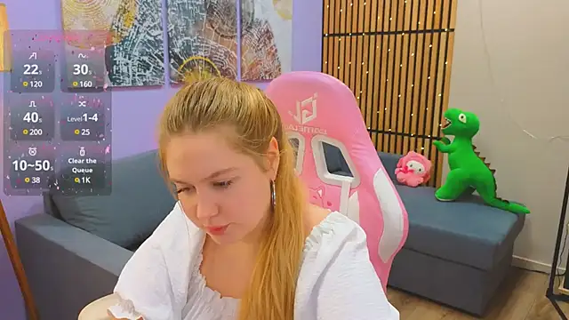 Snapshot of Ellie_Wellie chatting on 02/12/25, 06:19 Ellie Wellie online show from 02/12/25, 06:19