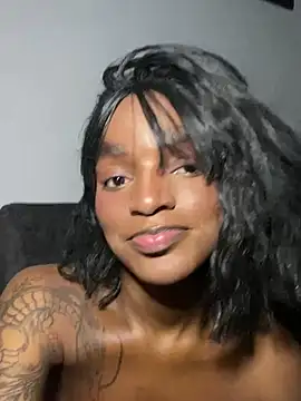 Snapshot of Zizi-campbel chatting on 02/05/25, 12:17 Zizi-campbel online show from 02/05/25, 12:17