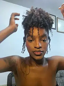 Snapshot of Zizi-campbel chatting on 02/11/25, 10:25 Zizi-campbel online show from 02/11/25, 10:25