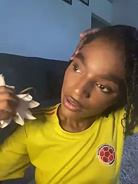 Snapshot of Zizi-campbel chatting on 02/08/25, 12:50 Zizi-campbel online show from 02/08/25, 12:50