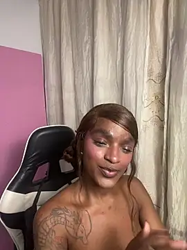 Snapshot of Zizi-campbel chatting on 09/26/25, 08:32 Zizi-campbel online show from 09/26/25, 08:32