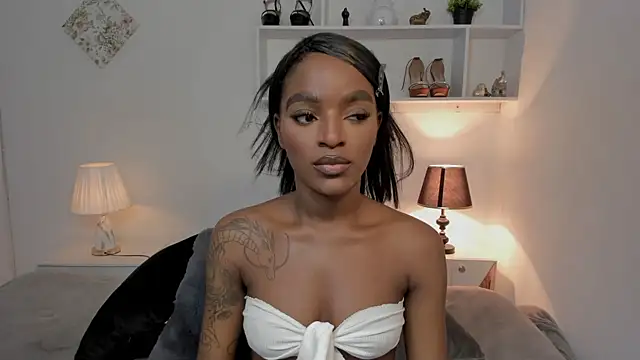 Snapshot of Zizi-campbel chatting on 12/28/24, 06:40 Zizi-campbel online show from 12/28/24, 06:40