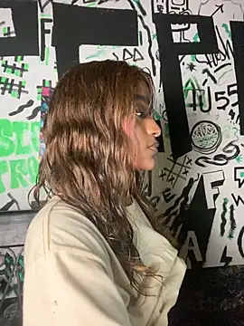 Zizi-campbel online show from 12/04/25, 09:41