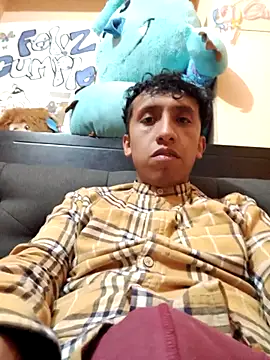 Snapshot of Alex-col chatting on 09/13/25, 04:45 Alex-col online show from 09/13/25, 04:45