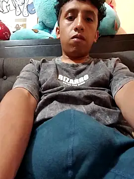 Snapshot of Alex-col chatting on 11/08/25, 07:50 Alex-col online show from 11/08/25, 07:50