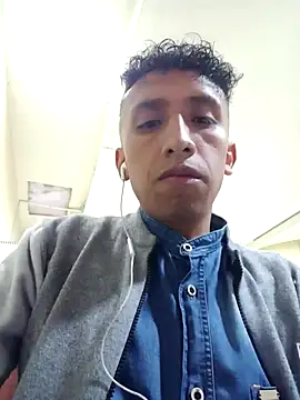 Snapshot of Alex-col chatting on 03/10/25, 11:06 Alex-col online show from 03/10/25, 11:06