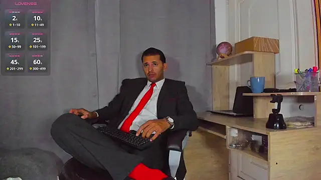 Hideintheoffice online show from 04/28/26, 12:31