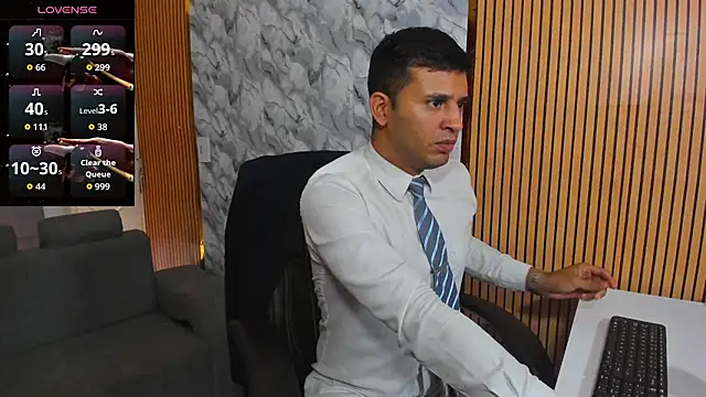 Hideintheoffice online show from 12/19/25, 12:29