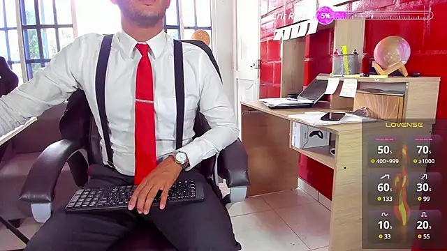 Snapshot of Hideintheoffice chatting on 01/09/25, 06:57 Hideintheoffice online show from 01/09/25, 06:57