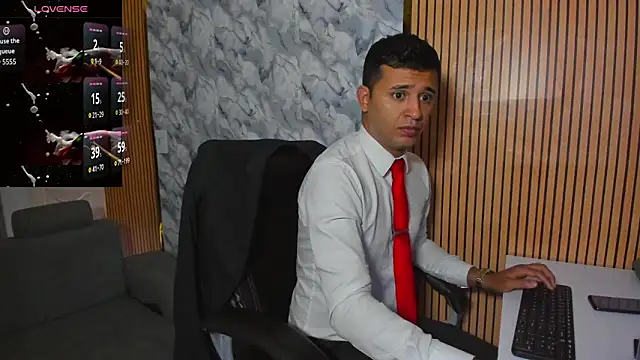 Hideintheoffice online show from 12/17/25, 11:37