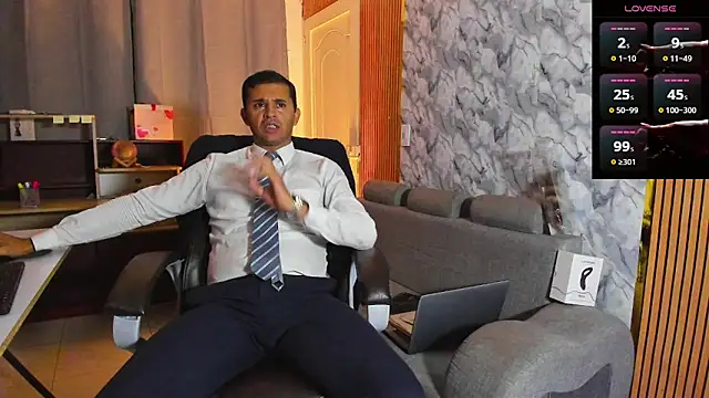 Hideintheoffice online show from 02/11/26, 04:34