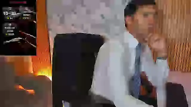 Snapshot of Hideintheoffice chatting on 10/12/25, 11:28 Hideintheoffice online show from 10/12/25, 11:28