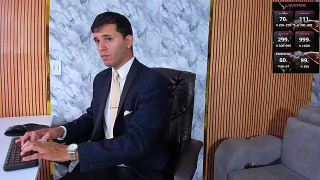 Snapshot of Hideintheoffice chatting on 09/20/25, 10:15 Hideintheoffice online show from 09/20/25, 10:15