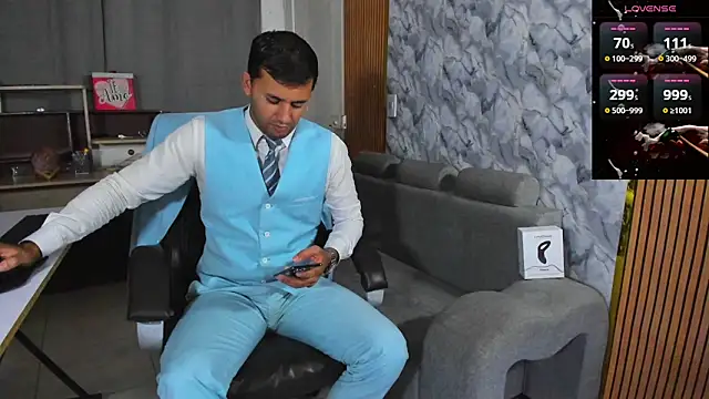 Hideintheoffice online show from 02/02/26, 03:27