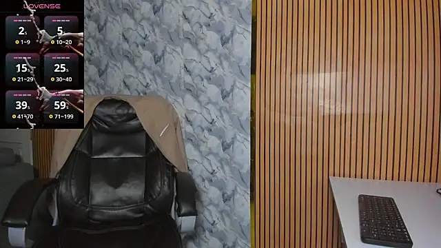 Hideintheoffice online show from 11/21/25, 11:04