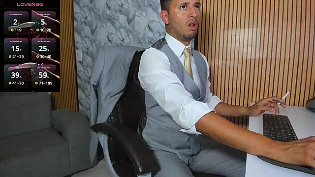 Hideintheoffice online show from 11/18/25, 11:15