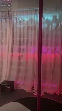 baobaomiqi linger online show from 11/25/25, 02:01