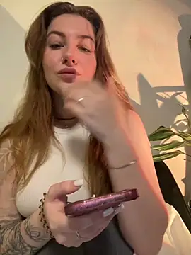 MayaMystic online show from 11/21/25, 01:10