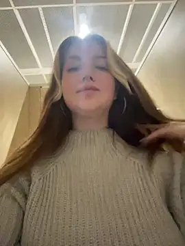 Snapshot of MayaMystic chatting on 02/17/25, 09:13 MayaMystic online show from 02/17/25, 09:13