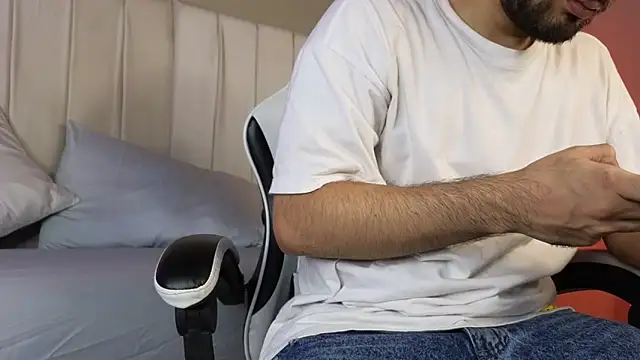 Samir bear online show from 04/13/26, 12:42