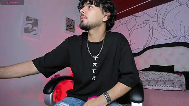 Samir bear online show from 11/28/25, 12:38