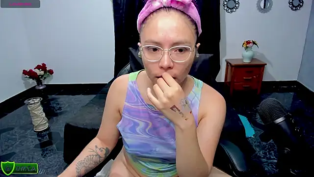 LilSasha online show from 09/16/25, 04:02