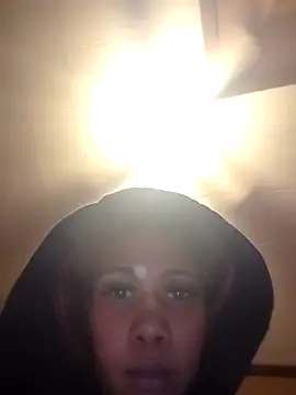 Snapshot of carmelbbyx22 chatting on 11/24/25, 01:16 carmelbbyx22 online show from 11/24/25, 01:16