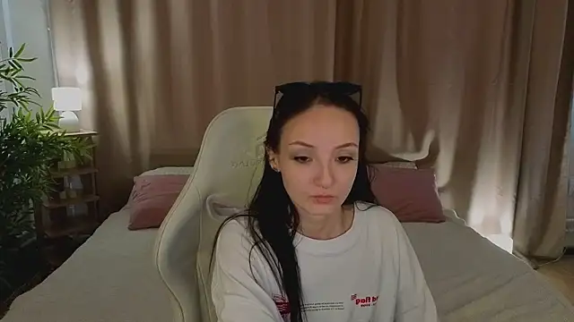 Snapshot of Cheryl__Brown chatting on 07/09/26, 01:39 Cheryl Brown online show from 07/09/26, 01:39