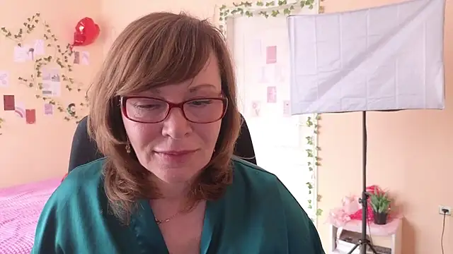 Miss Moren online show from 03/17/26, 05:32