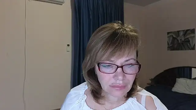 Miss Moren online show from 11/25/25, 04:57