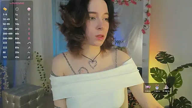 lilithlunna online show from 02/18/25, 10:03