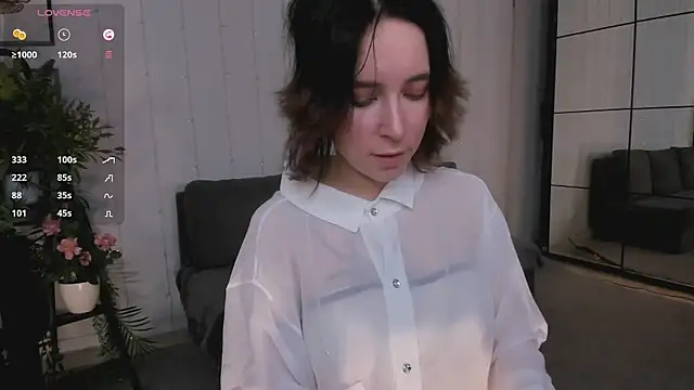 lilithlunna online show from 03/02/25, 10:23