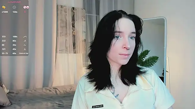 lilithlunna online show from 11/13/25, 01:04