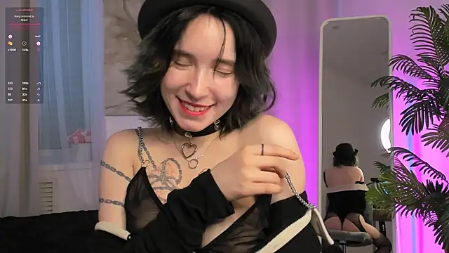 lilithlunna online show from 02/02/25, 01:45