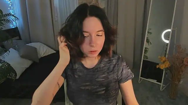 lilithlunna online show from 02/25/25, 03:53