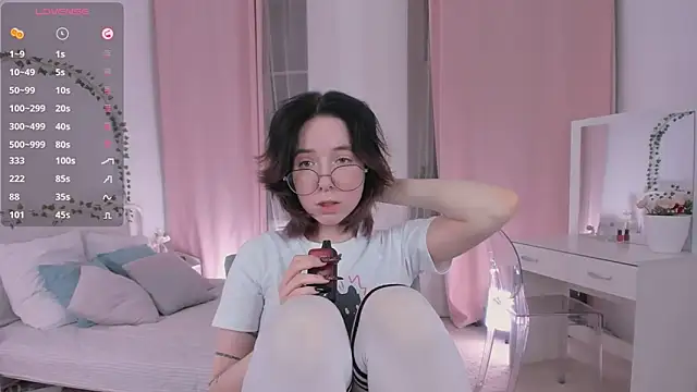 lilithlunna online show from 02/27/25, 01:19