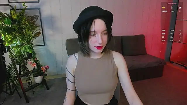 lilithlunna online show from 02/06/25, 11:15