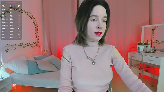 lilithlunna online show from 02/05/25, 10:55