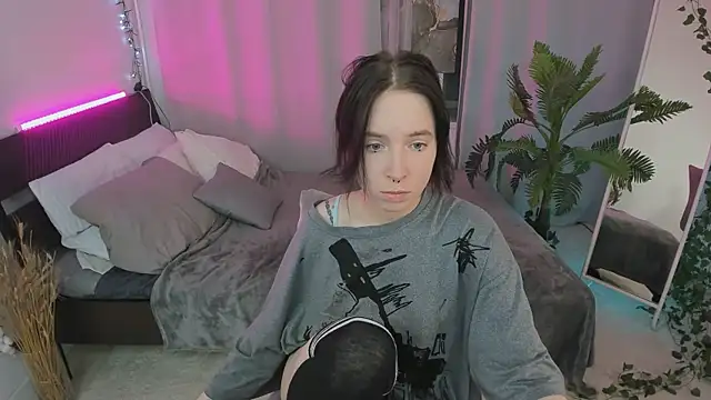 lilithlunna online show from 09/26/25, 02:24