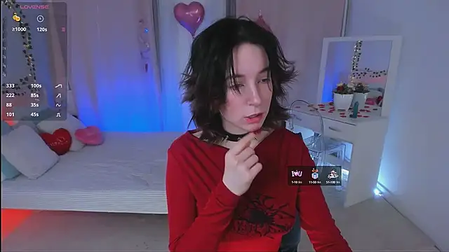 lilithlunna online show from 02/17/25, 04:39