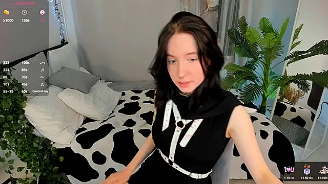 lilithlunna online show from 09/14/25, 10:21