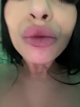 Snapshot of Miss_Maria21 chatting on 02/12/25, 04:44 Miss Maria21 online show from 02/12/25, 04:44