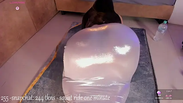 victoriaroyce1 online show from 12/19/25, 11:56