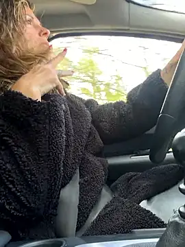 sansan2411 online show from 03/29/26, 01:35