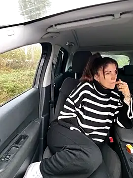 sansan2411 online show from 10/21/25, 12:48