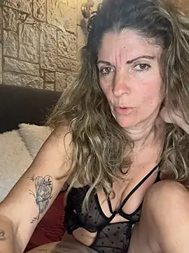 sansan2411 online show from 04/01/26, 08:39