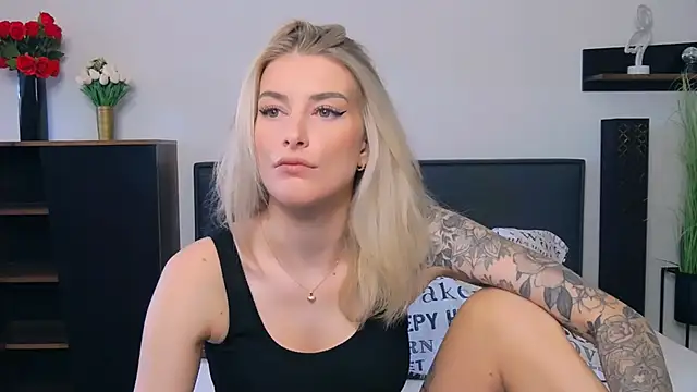 Lia Benini online show from 03/19/26, 01:11