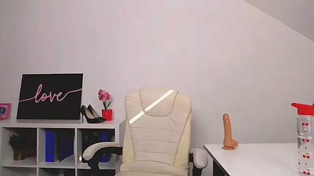 Lia Benini online show from 03/16/25, 01:17